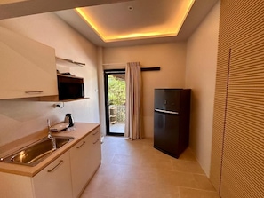 Design Apartment, Courtyard View | Private kitchen