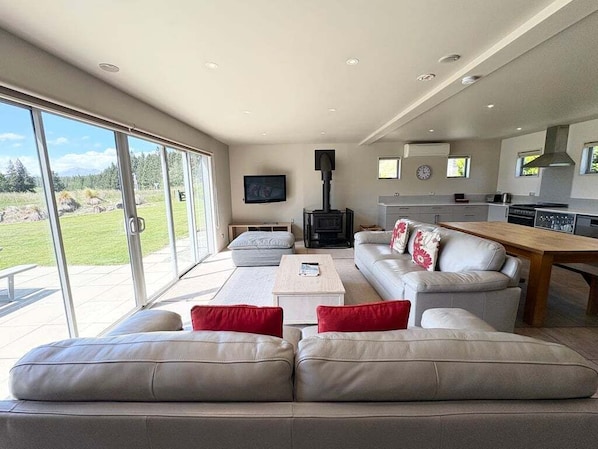 TV, fireplace, DVD player