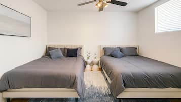 3 Schlafzimmer, BĂŒgeleisen/BĂŒgelbrett, kostenloses WLAN, BettwĂ€sche