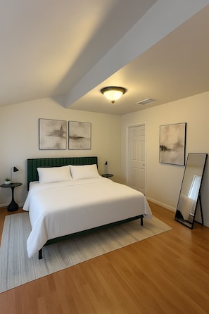 3 bedrooms, iron/ironing board, Internet, bed sheets