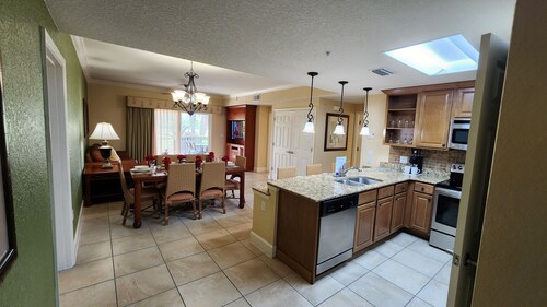 Spacious Orlando Villa only Minutes from Disney
