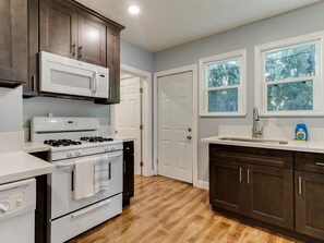 Fridge, microwave, oven, stovetop - Spacious 1 Bedroom in Studio City Unit B (Studio City)