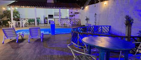 Seasonal outdoor pool