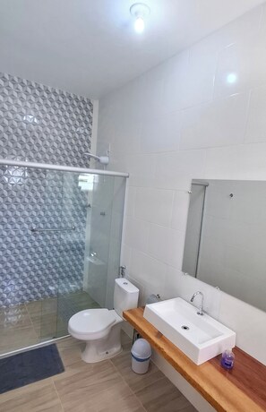 Studio | Bathroom | Shower, towels, soap, shampoo - Pousada Felix (São Gabriel)