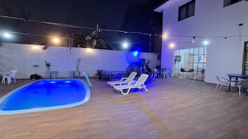 Piscina externa sazonal