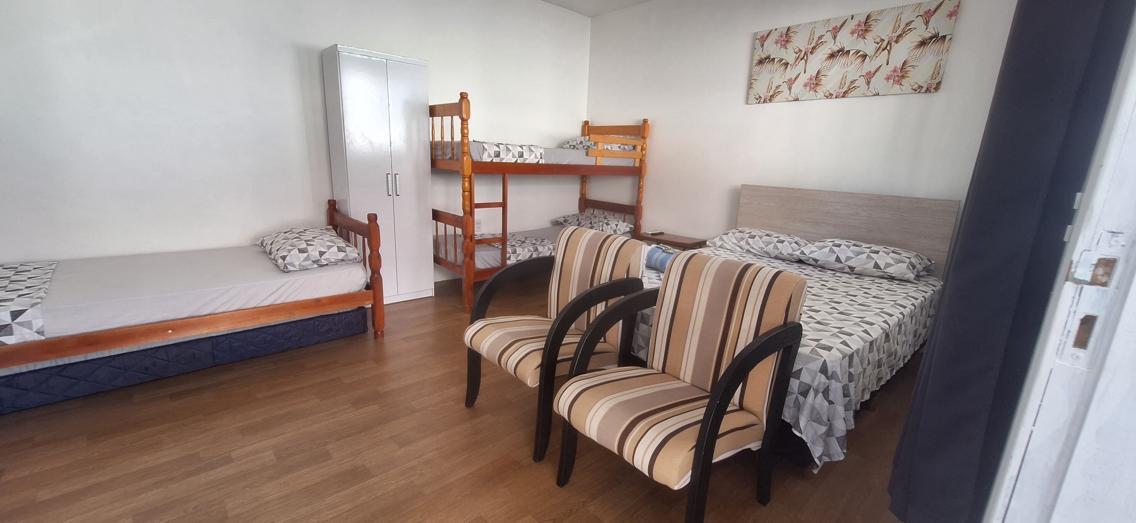 Tabla de planchar con plancha y wifi gratis 