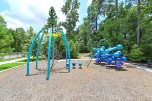 Children's area - Spacious 4BR Family Retreat- Comfort & Fun for All Ages (Shenandoah)