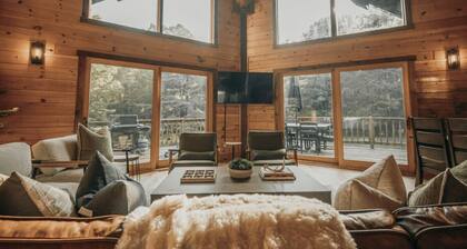 Secluded Lodge on 56 Acres | Firepit • Creek