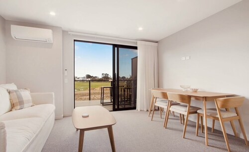 Unwind at The Reef (Apartment #B1)