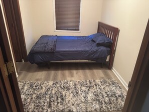 2 quartos, roupa de cama, acesso para cadeiras de rodas