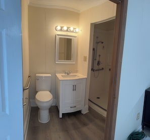Dusche, Handtücher, Seife, Toilettenpapier
