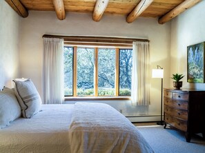 4 soverom, strykejern/-brett, wi-fi og sengetøy