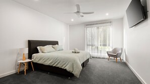 7 Schlafzimmer, Bügeleisen/Bügelbrett, Reisekinderbett, Internetzugang