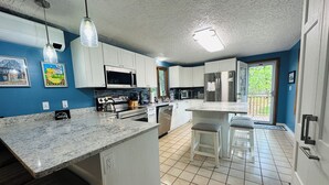 Private kitchen - Herring Pond Getaway (Eastham)