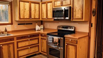 ثلاجة، ميكروويف، فرن، غسالة أطباق