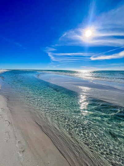 San De Luna #15 – Foot steps from the Gulf and Sound on Pensacola Beach