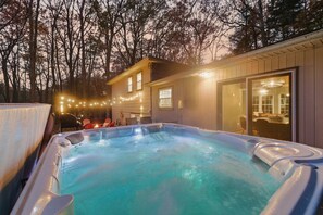 Terrace/patio - Ski Jack Frost + Big Boulder : Game Room : Hot Tub (Lake Harmony)