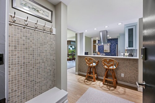 Central Kiawah in Turtle Point with Golf Views! w/ Elevator Access!