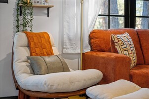 Luxury Cabin, 2 Bedrooms, Mountain View | Living area | 50-inch Smart TV with digital channels, fireplace, Netflix