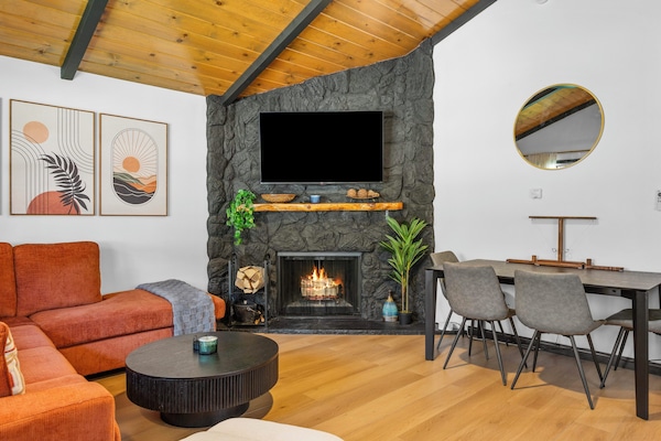 Luxury Cabin, 2 Bedrooms, Mountain View | Living area | 50-inch Smart TV with digital channels, fireplace, Netflix