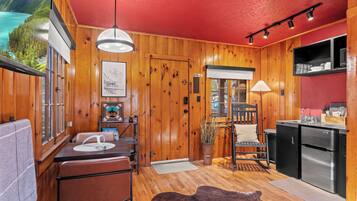 Cabin, Mountain View | Private kitchen