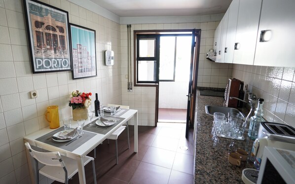 Four Ă micro-ondes, surface de cuisson