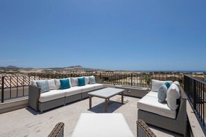 Terrace/patio - Sapphire Sands - Luxury Villa at Diamante (Cabo San Lucas)