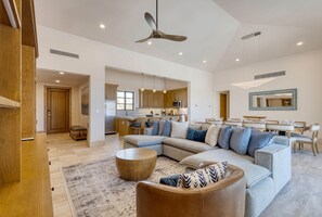 Living area - Sapphire Sands - Luxury Villa at Diamante (Cabo San Lucas)