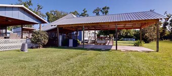 The Blue Heron - Lake View near Music Park