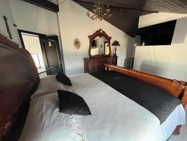 2 habitaciones, acceso a internet y ropa de cama