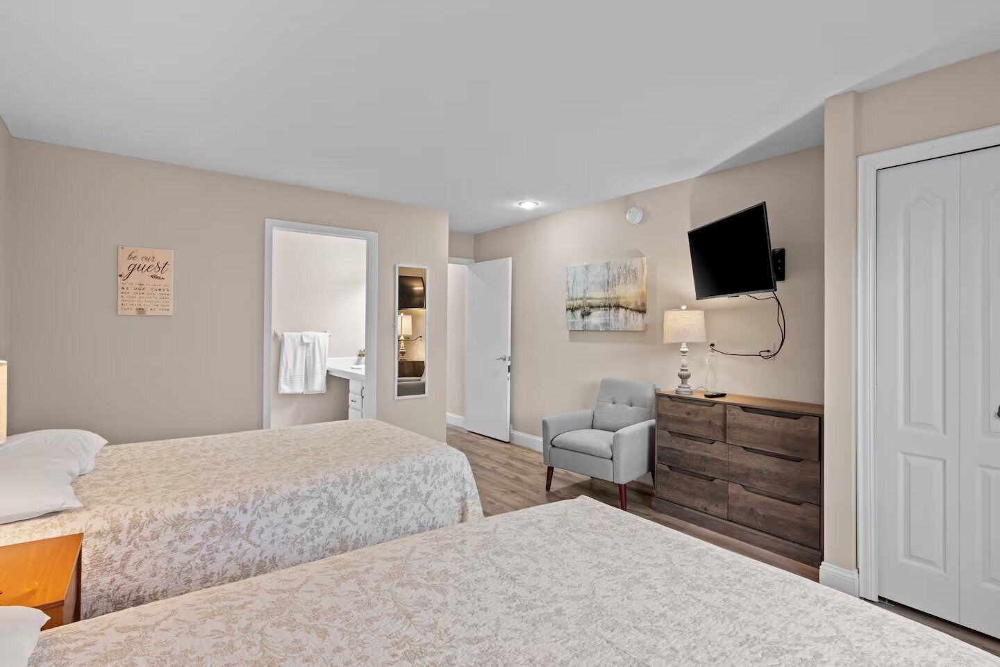 3 bedrooms, iron/ironing board, free WiFi, bed sheets