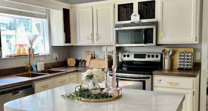 Terrific 4-bedroom house near the beach in Jacksonville