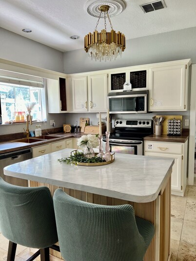 Terrific 4-bedroom house near the beach in Jacksonville