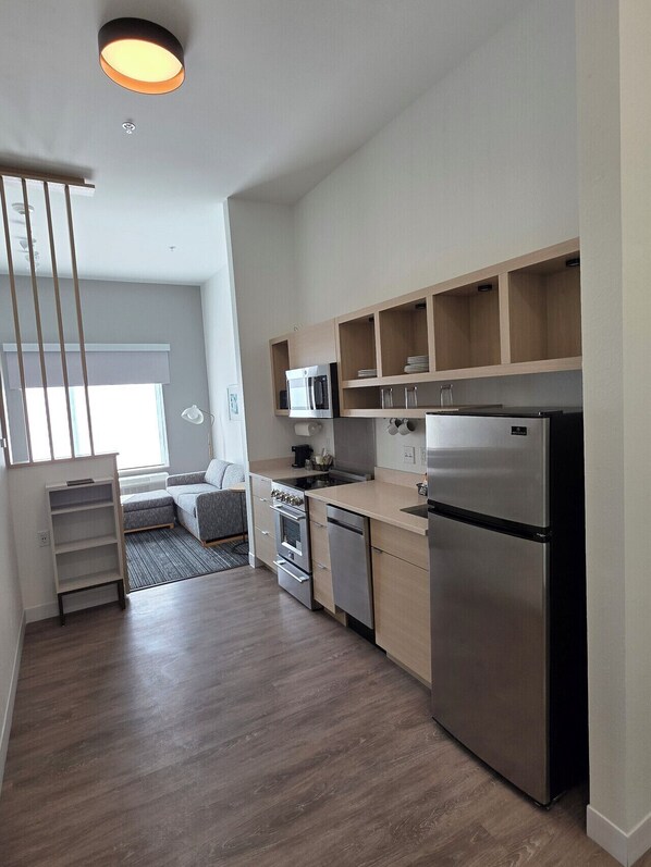 Suite, 1 Bedroom | Private kitchen | Microwave, coffee/tea maker, toaster, freezer - Towneplace Suites By Marriott Youngstown North (Girard)