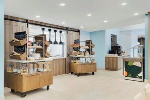 Café da manhã continental grátis todos os dias