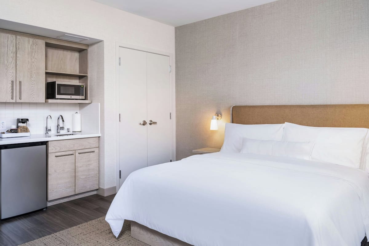 Rom – standard, 1 kingsize-seng | Wi-fi (inkludert)