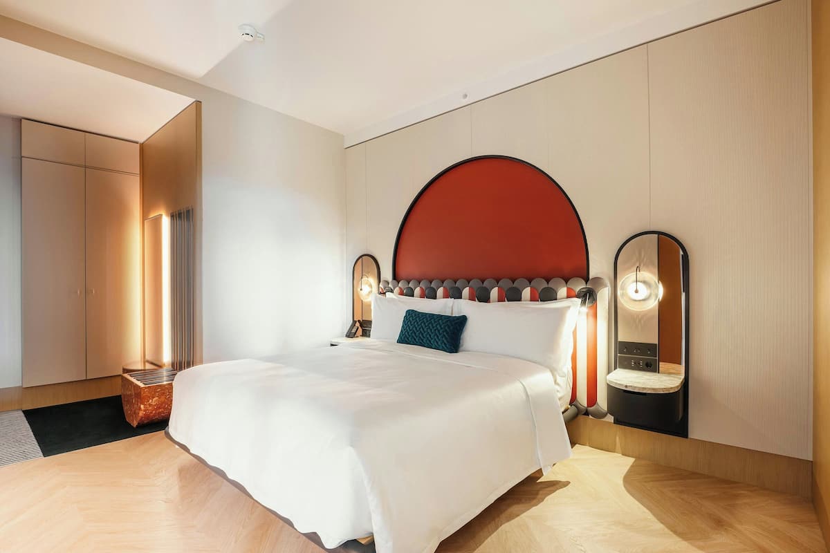 Executive-Suite, 1 King-Bett, Balkon | Schallisolierte Zimmer, Bügeleisen/Bügelbrett, kostenlose Babybetten