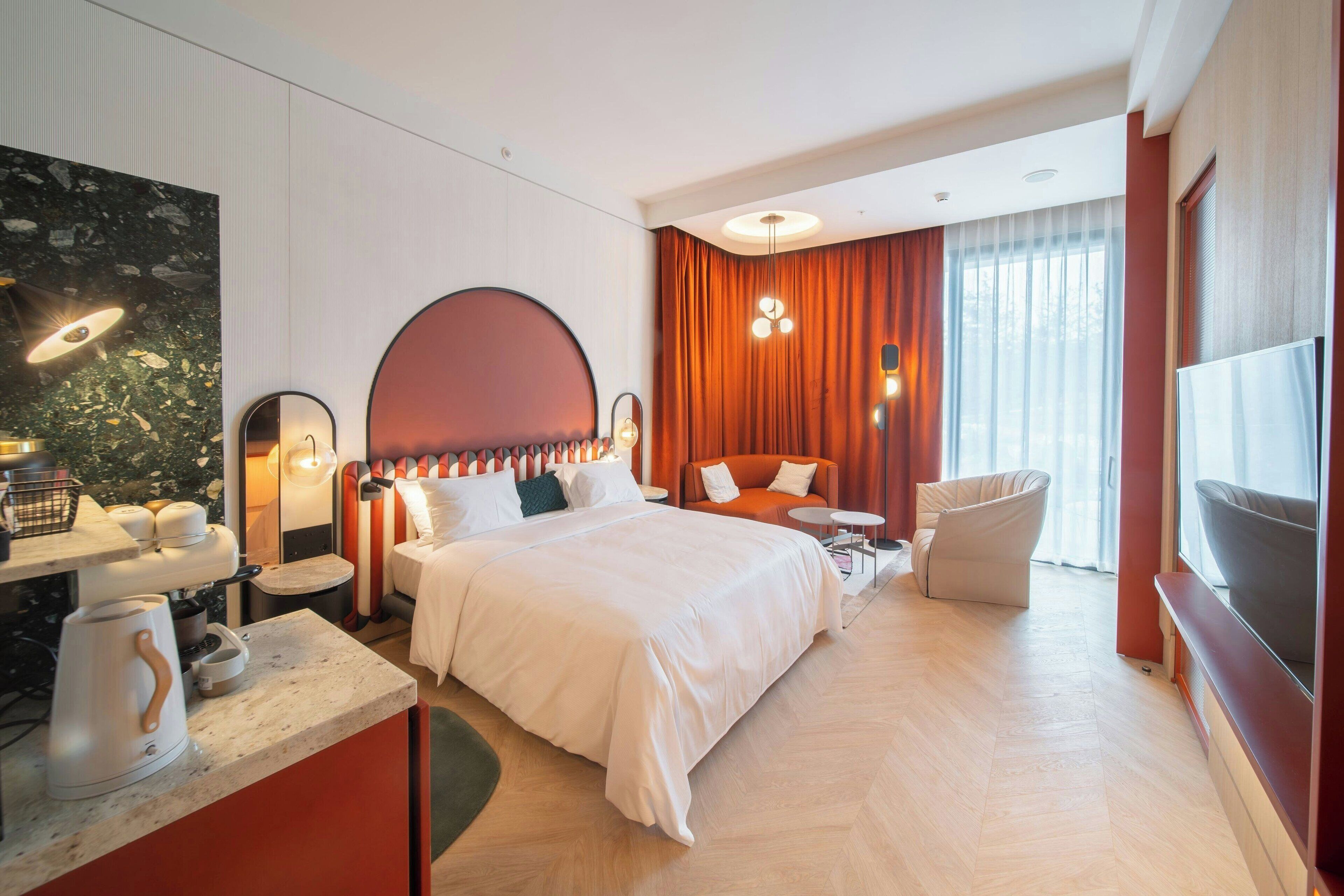 Horizon Room, 1 King Bed, Balcony | Ljudisolering, strykjärn/strykbräda, gratis barnsängar och gratis wi-fi