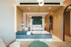 Premium Suite, 1 King Bed, Balcony | Soundproofing, iron/ironing board, free cribs/infant beds, free WiFi