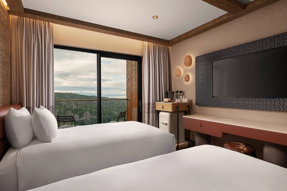 スーペリア ルーム シングルベッド 2 台 禁煙 マウンテンビュー (Balcony) | 高級寝具、ミニバー、セーフティボックス (室内)、デスク