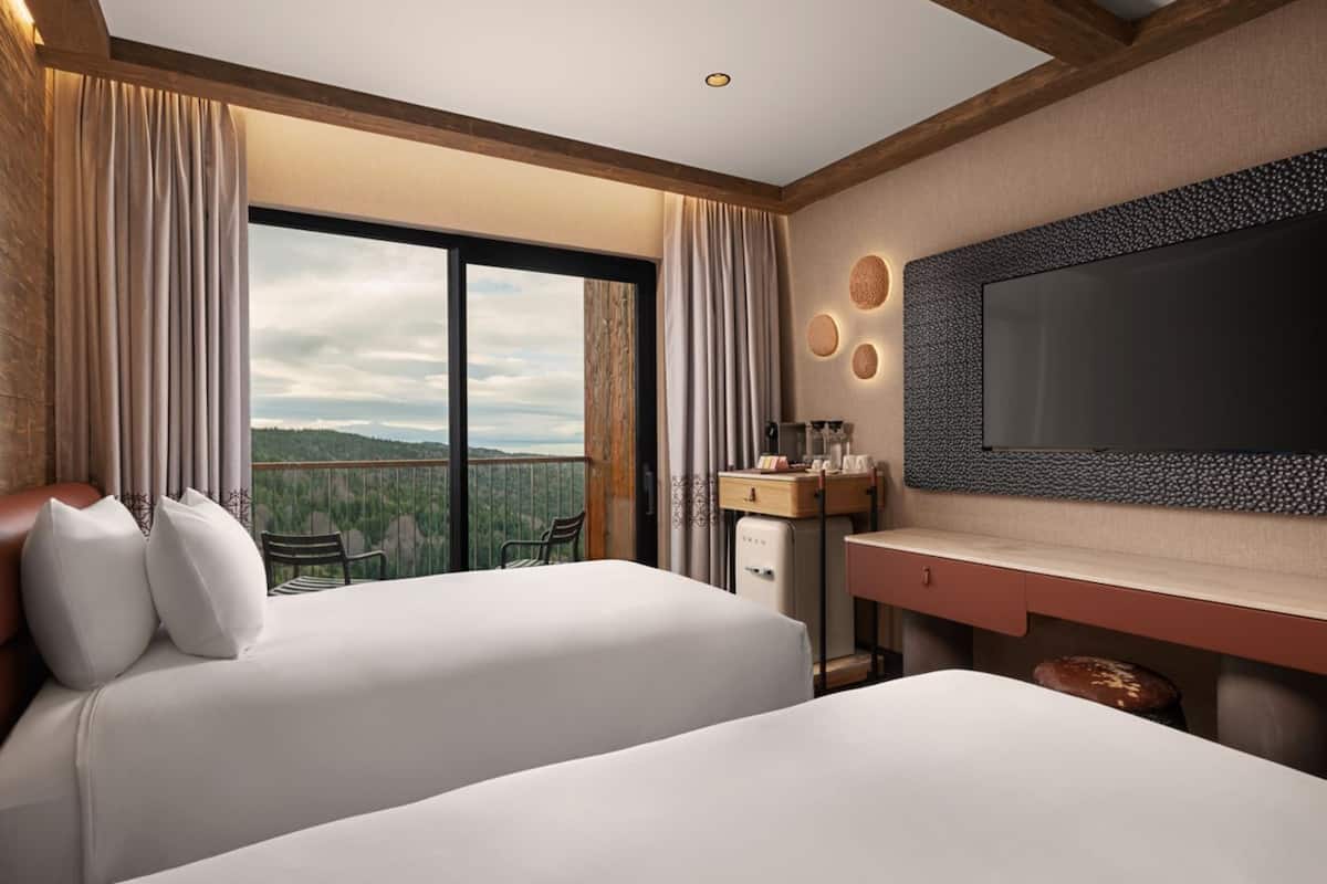Premium bedding, minibar, in-room safe, desk