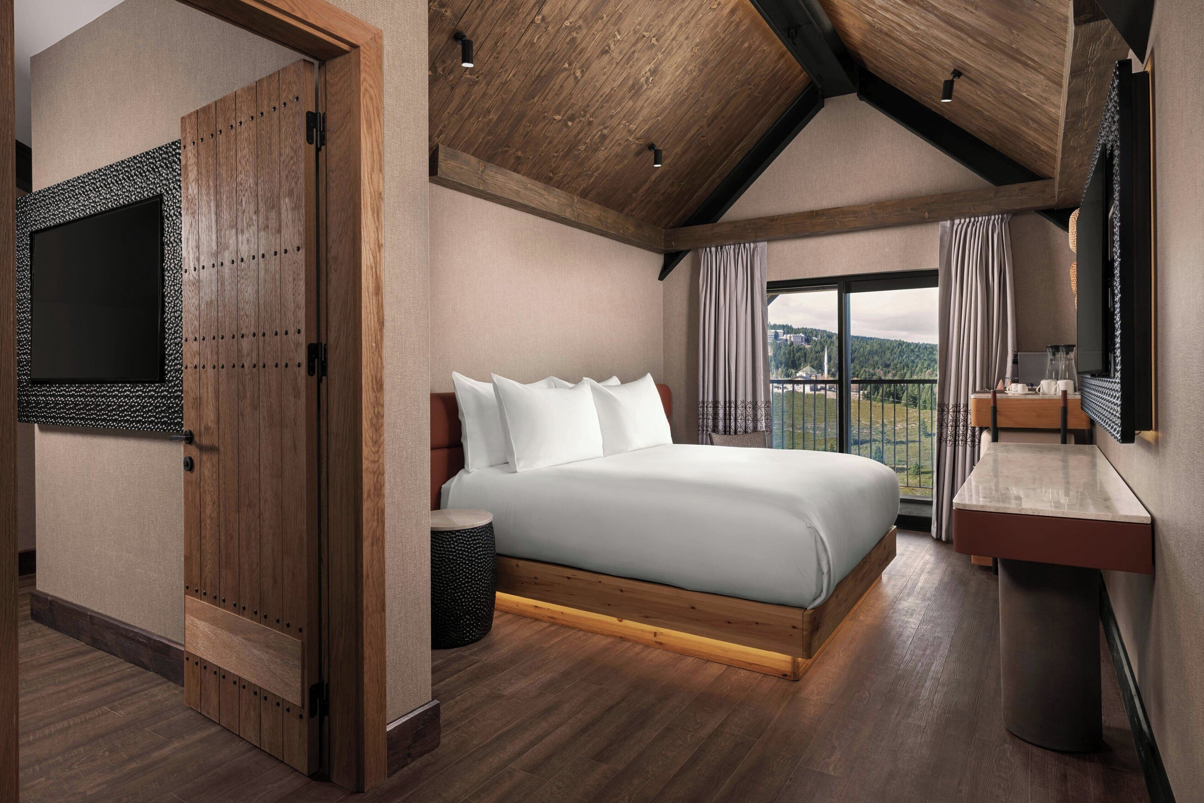 Family Room, 1 Double Bed, Balcony, Mountain View