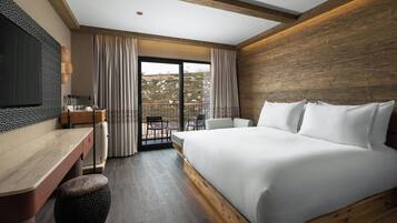 Premium bedding, minibar, in-room safe, desk