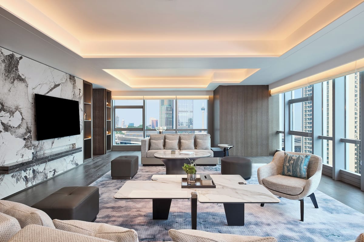 Suite, 1 King Bed, City View
