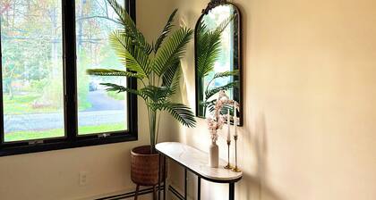 Serene Boutique Home near Annapolis Downtown/USNA