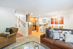 TV, fireplace, books, stereo