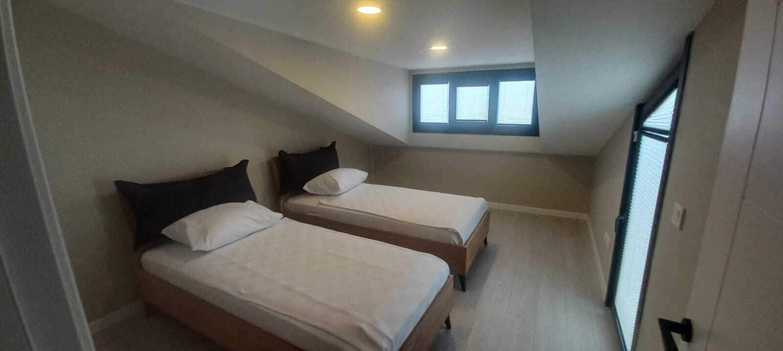 3 bedrooms, iron/ironing board, bed sheets