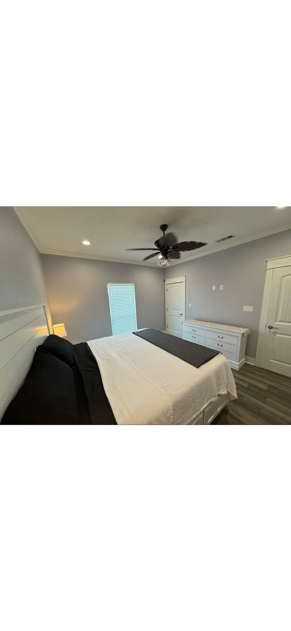 3 bedrooms, WiFi, bed sheets