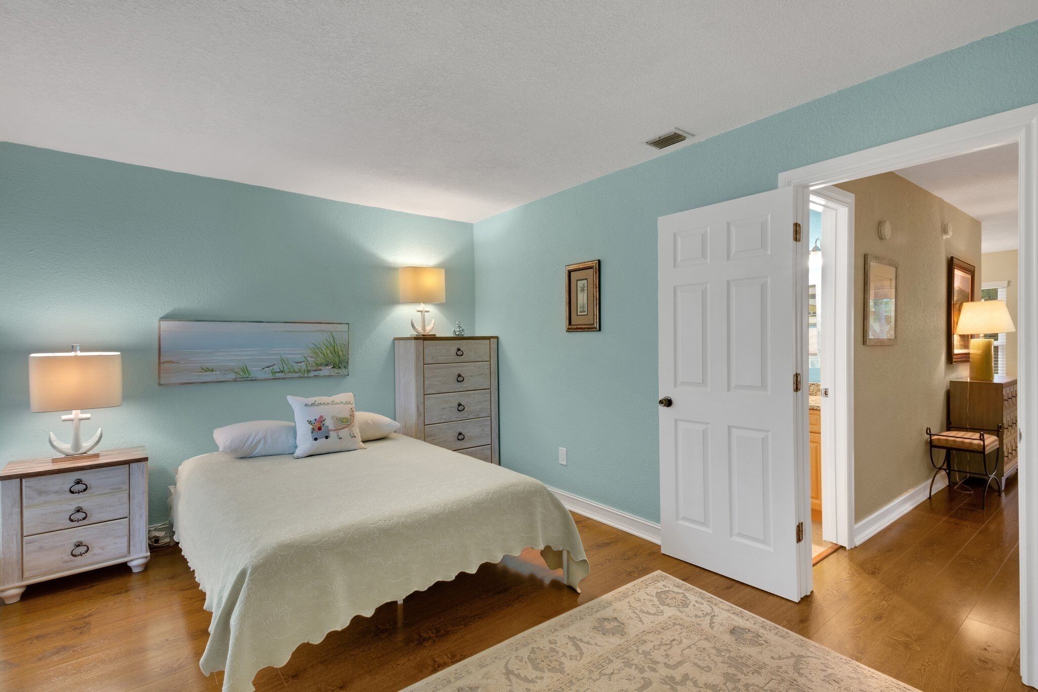 1 chambre, fer et planche à repasser, Wi-Fi gratuit, draps fournis