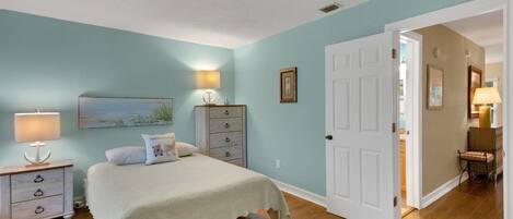 1 bedroom, iron/ironing board, free WiFi, bed sheets